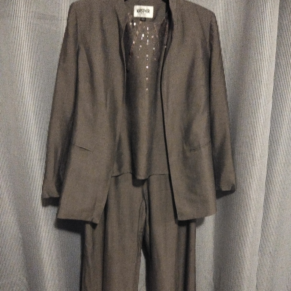 Kasper suit